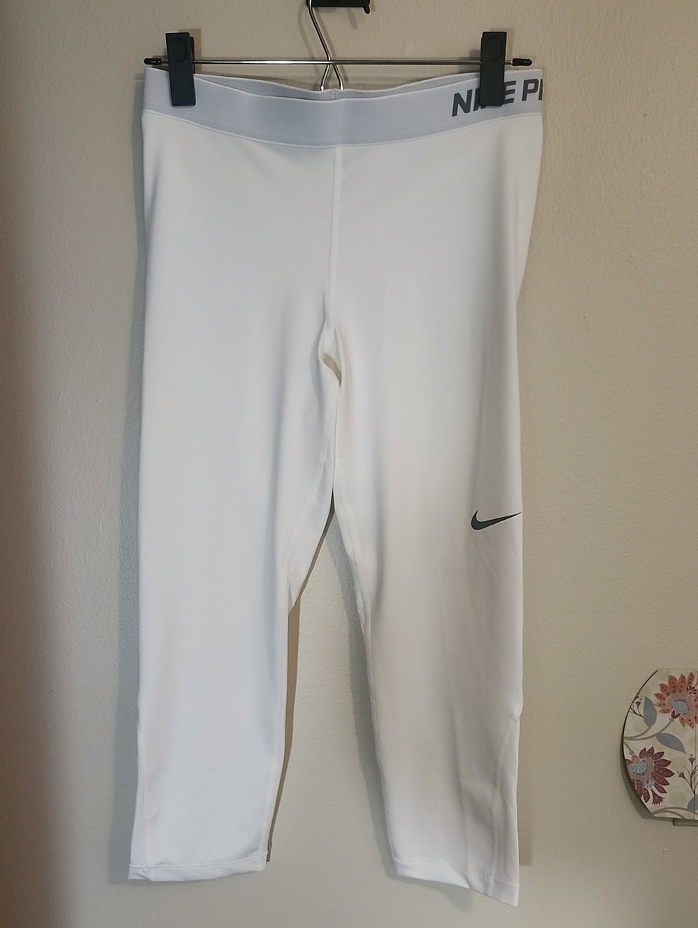 NWOT Nike White Athletic Leggings with Gray Waistband L